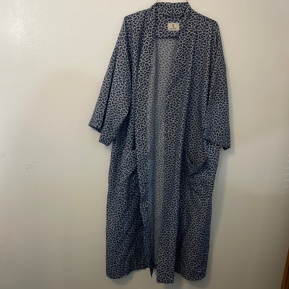 Bill Blass bath robe one size paisley print missing belt has pockets